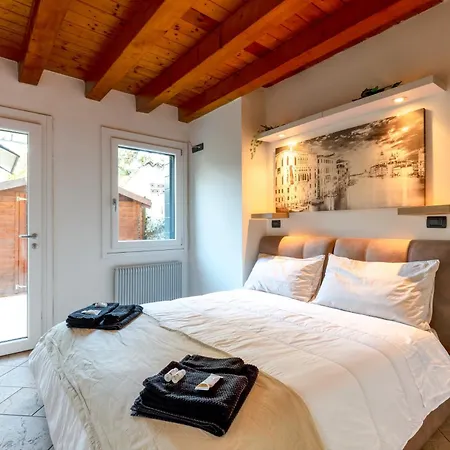 Venice Garden Free Parking - A 15 Min Da Venezia Apartment *